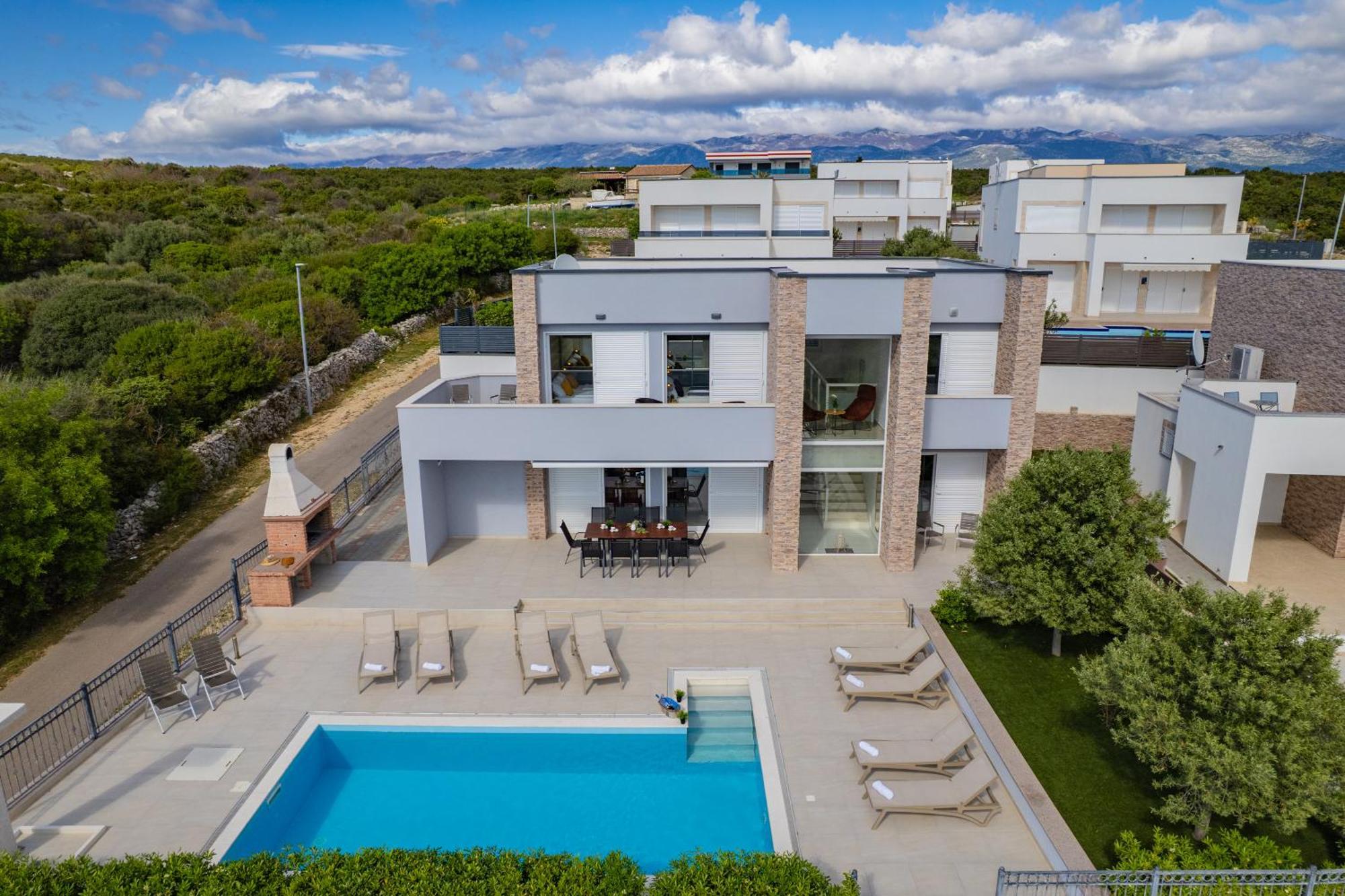Villas Royal I With Private Pool โนวาลยา ภายนอก รูปภาพ